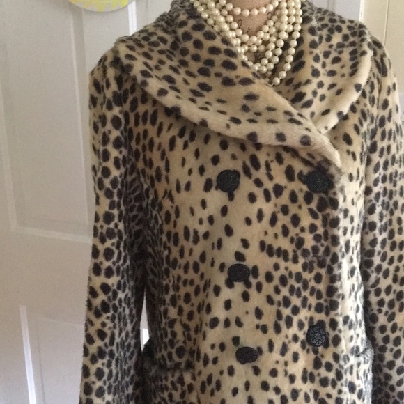BLOGGER FAVORITE | Cheetah Leopard Print Animal Print Faux Fur Coat - Picture 6 of 10